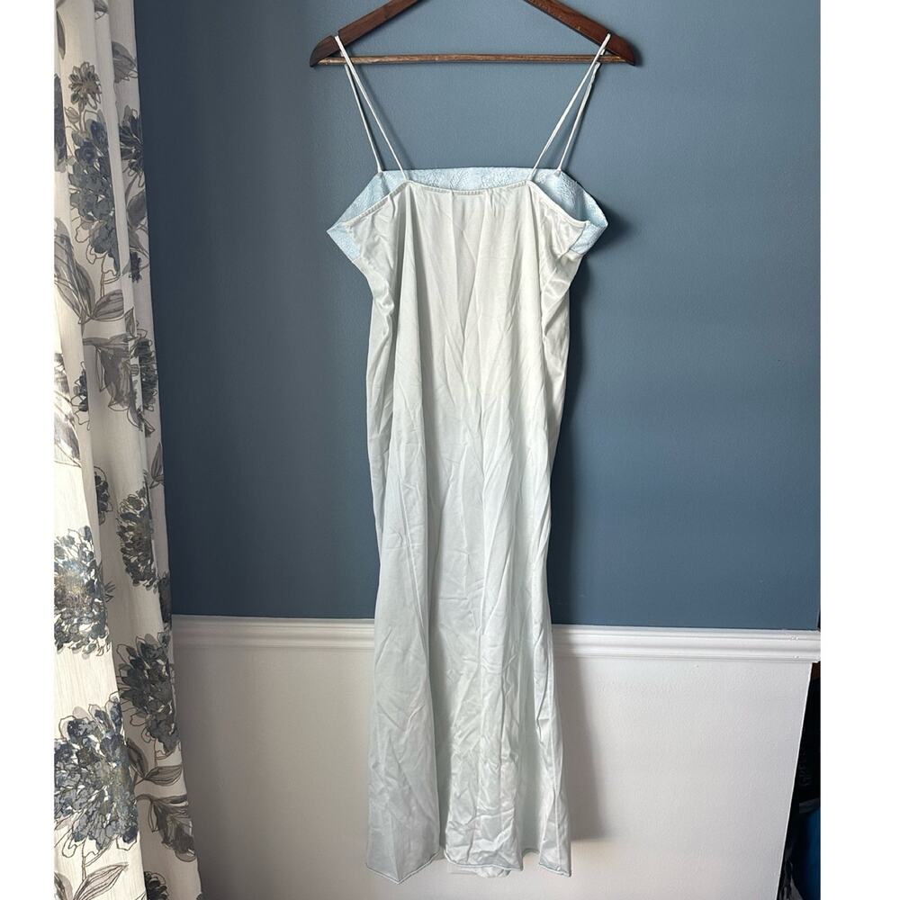 Vintage ice blue long slip nightgown - Picture 2 of 3